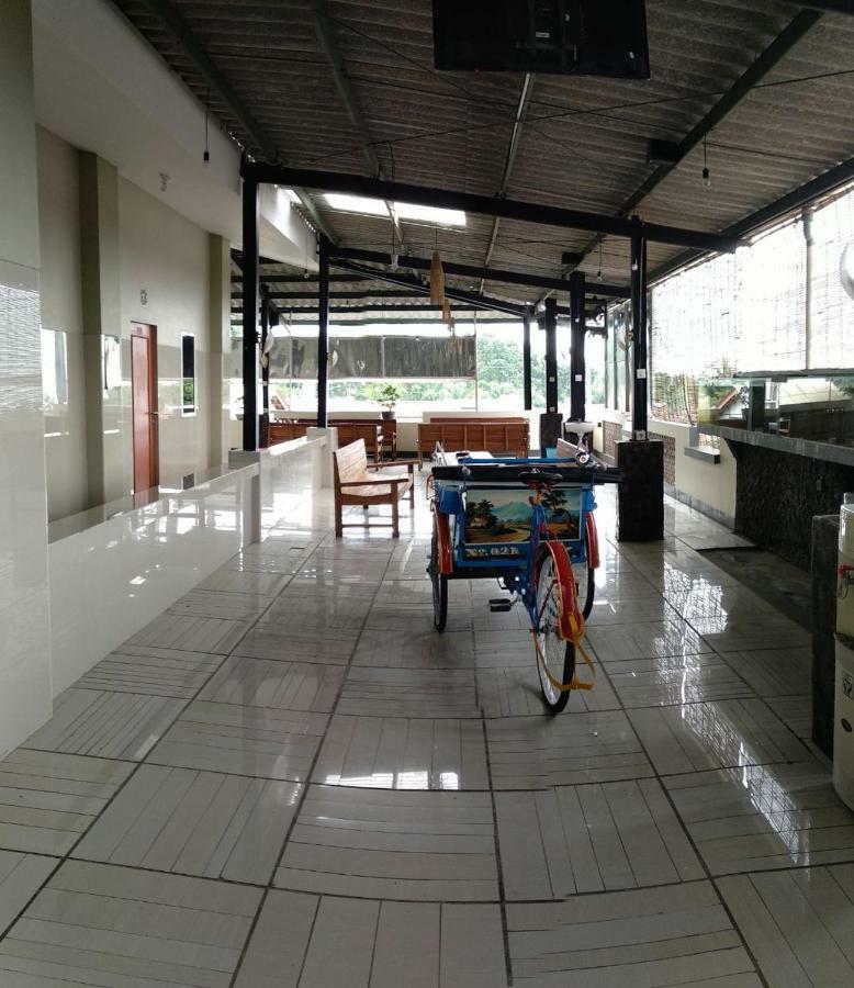 Tirta Kencana บาตูราเดน ภายนอก รูปภาพ